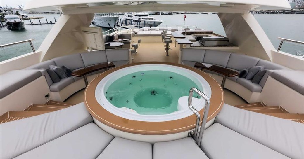 jacuzzi superyacht safira