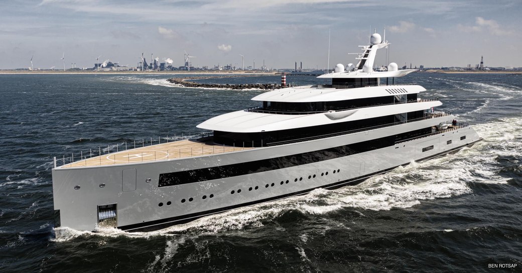 feadship yacht moonrise on sea trials