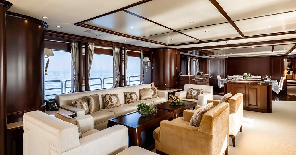 Main salon superyacht AHIDA 2