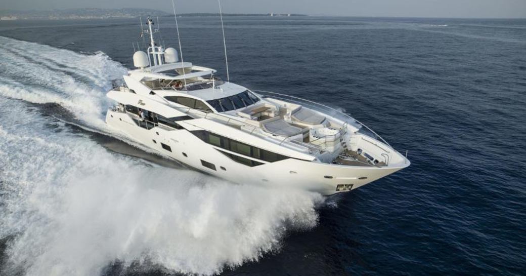 Sunseeker superyacht SESAME underway