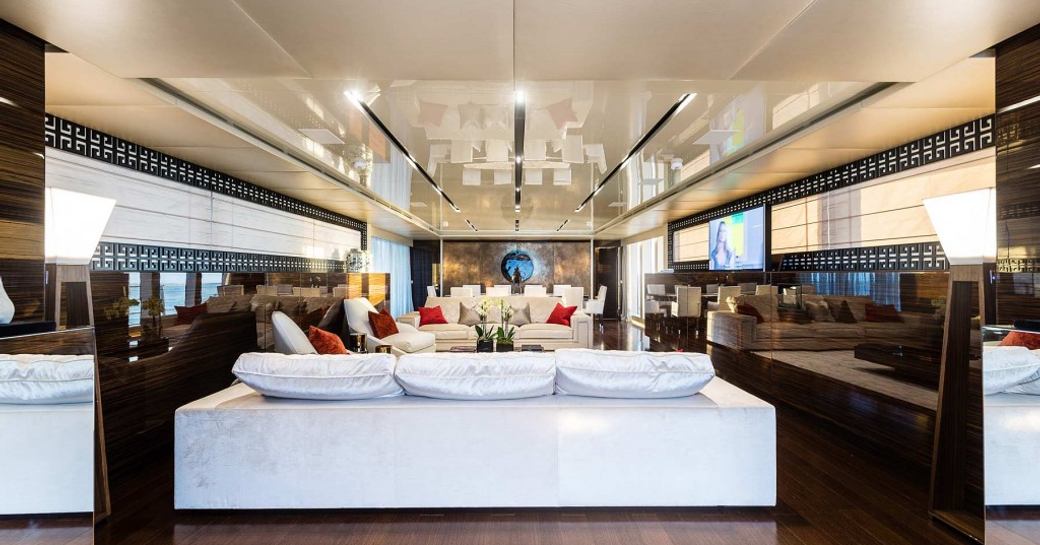 M/Y 'Flying Dragon' main salon