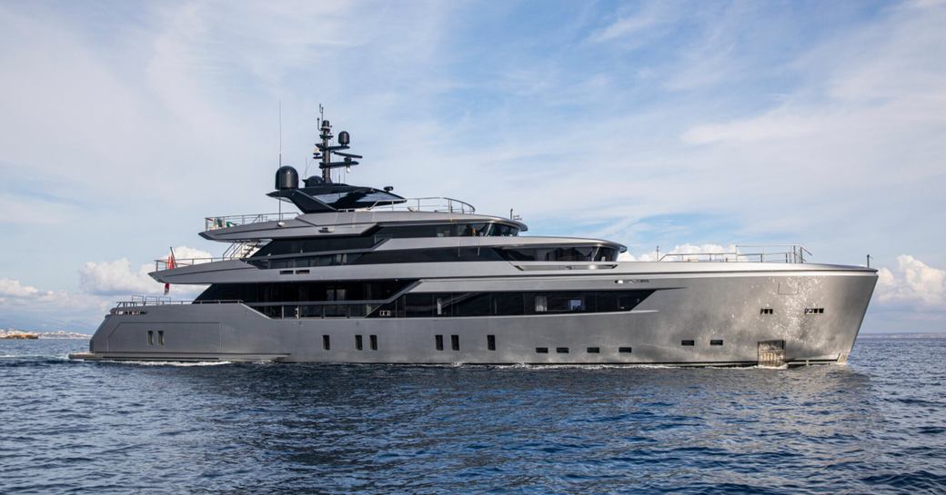 Charter yacht PANDION PEARL at sea