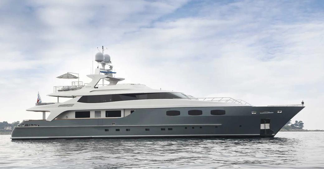 Charter yacht ANNAMIA at sea