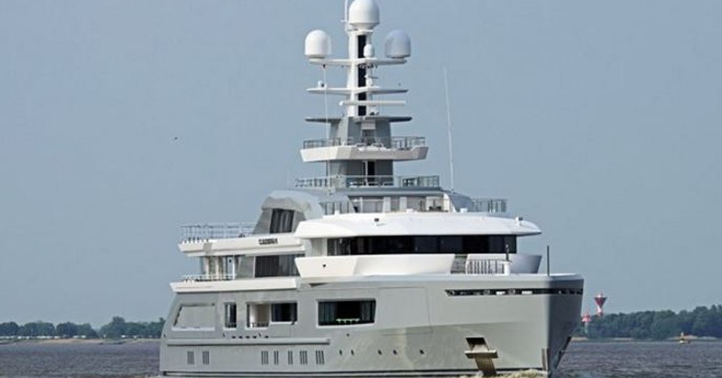 Superyacht CLOUDBREAK underway