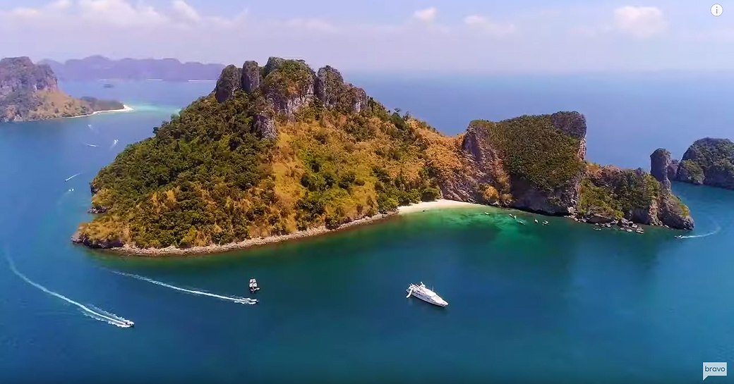 Superyacht VALOR cruises around Thailand