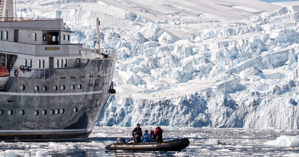 diving explorer yacht