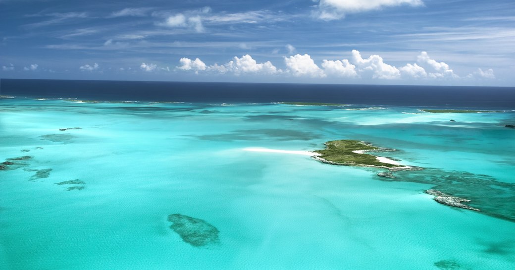 Bright blue sea in the Bahamas, the perfect yacht charter destination