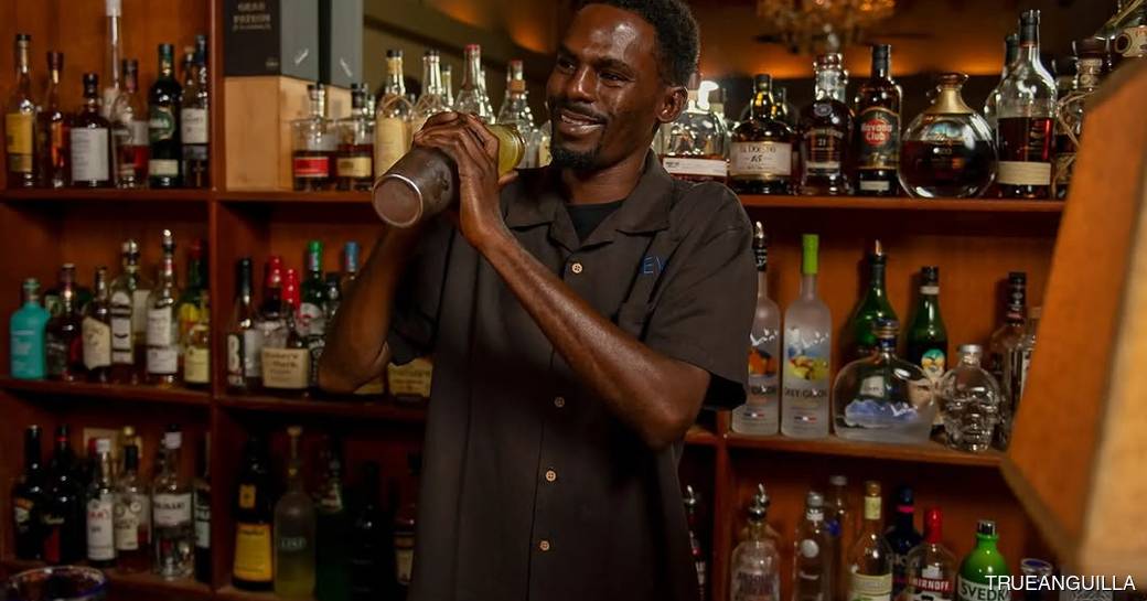 Veya Anguilla bar, bartender