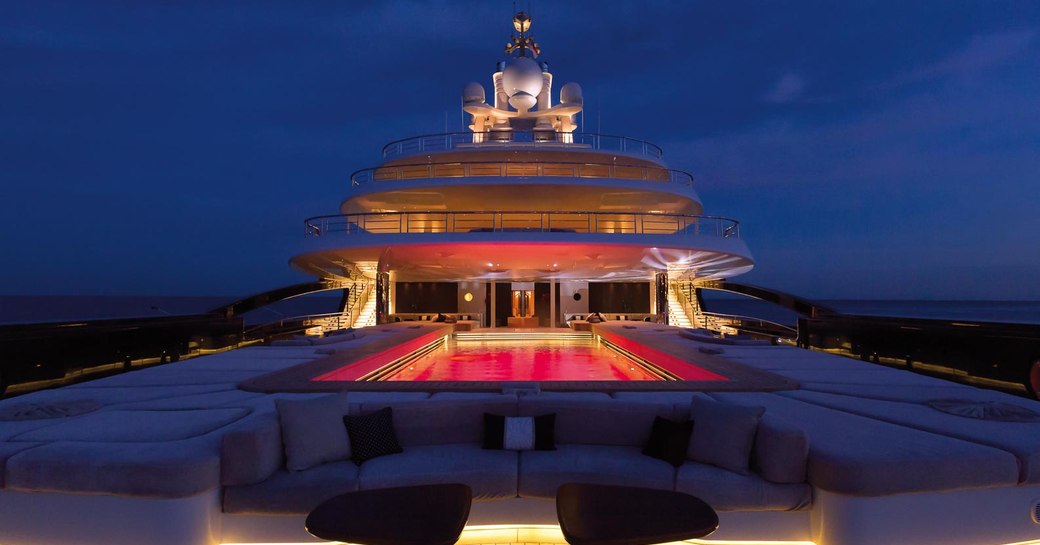 who owns the superyacht luna