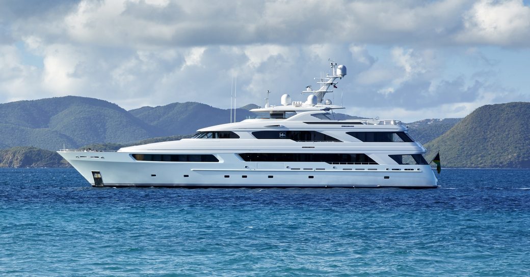 motor yacht ‘Victoria del Mar’ cruising for charter in Croatia