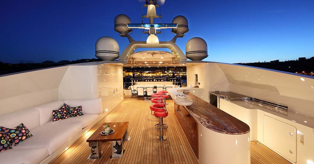 bar and lounge area on the sundeck of luxury yacht ULYSSES 