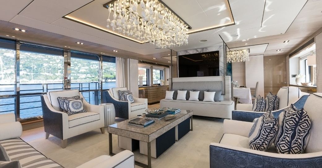 chic and casual main salon of luxury yacht THUMPER 