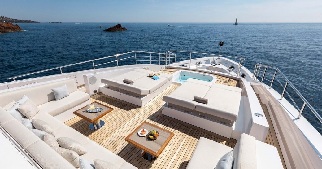 foredeck seating and jacuzzi on luxury yacht jacozami 