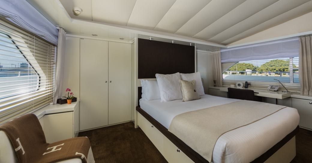 Superyacht LIONSHARE guest cabin