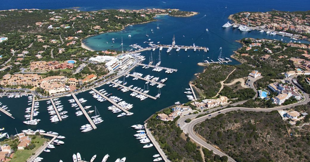 A drone shot showing the yachts berthed in di Marina Porto Cervo
