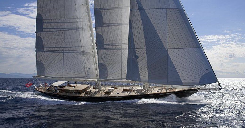 Sailing charter yacht SEABISCUIT, underway at sea