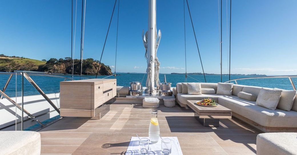 Luxury yacht TWIZZLE sundeck