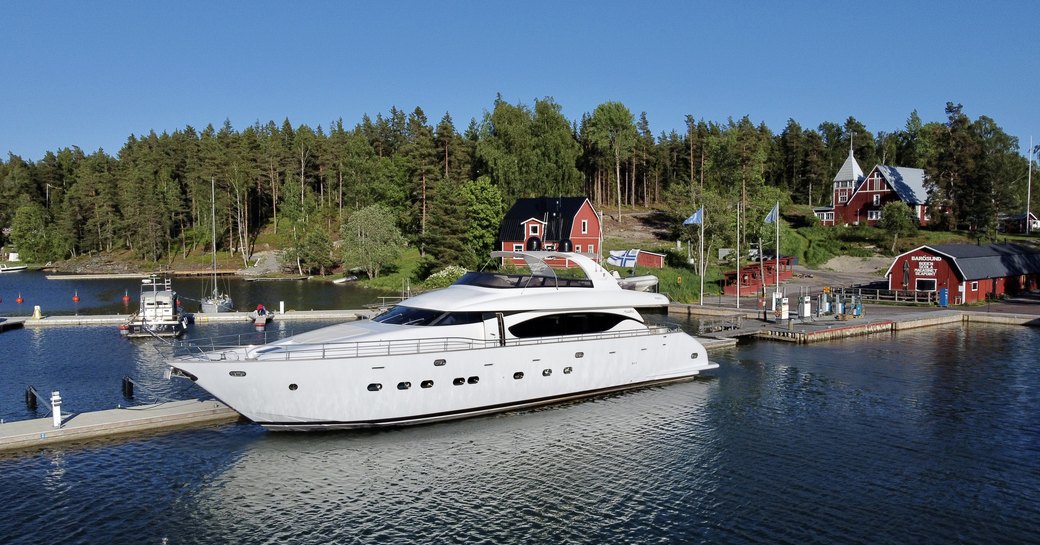 Charter yacht XUMI in Finland marina