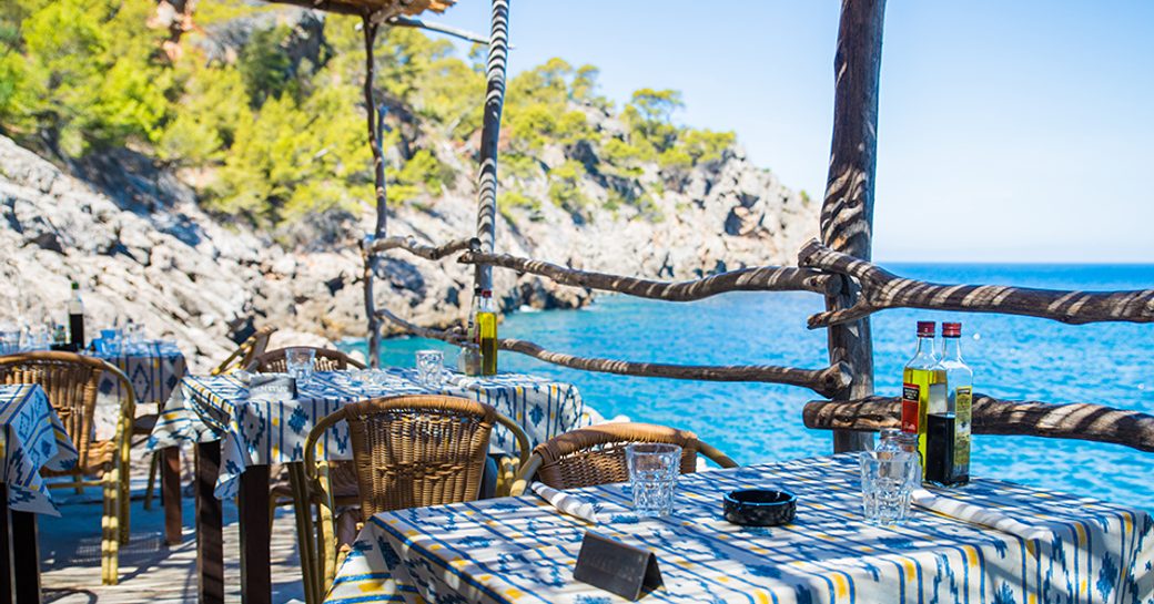 Mallorca seaside restaurant