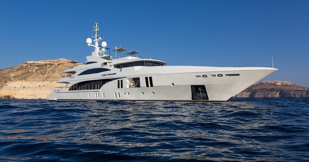 Superyacht Ocean Paradise striking Benetti profile
