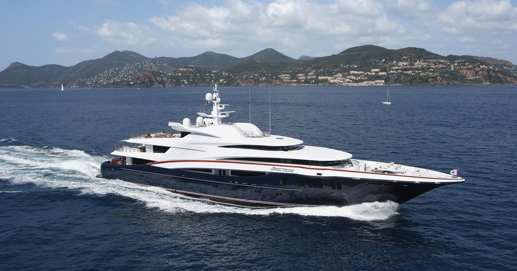 Luxury charter yacht WHEELS underway