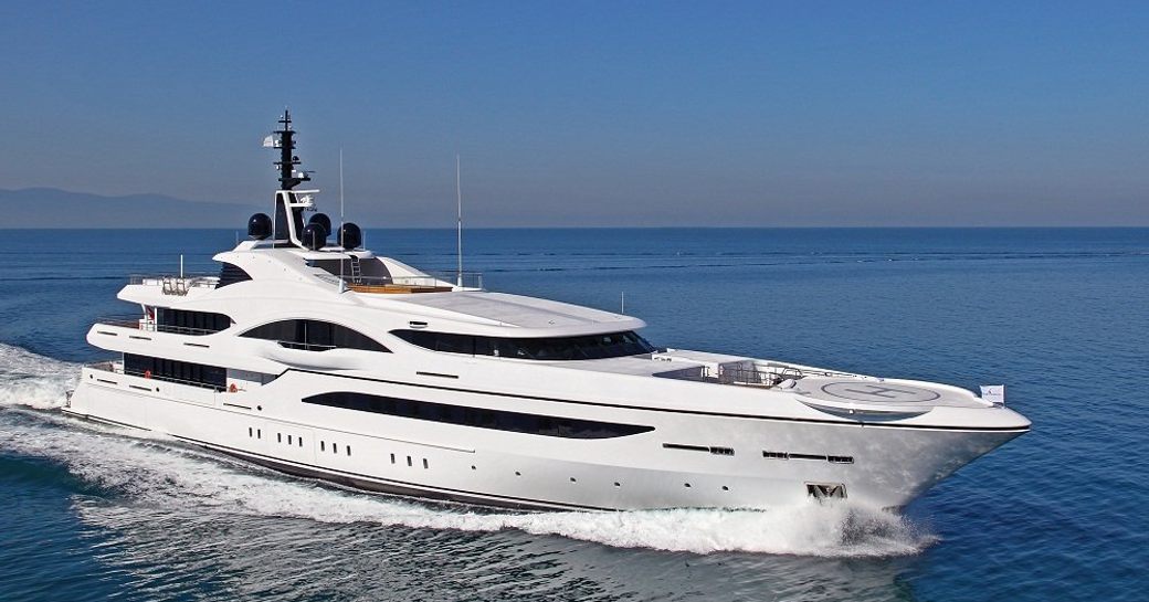 quantum of solace yacht while underway