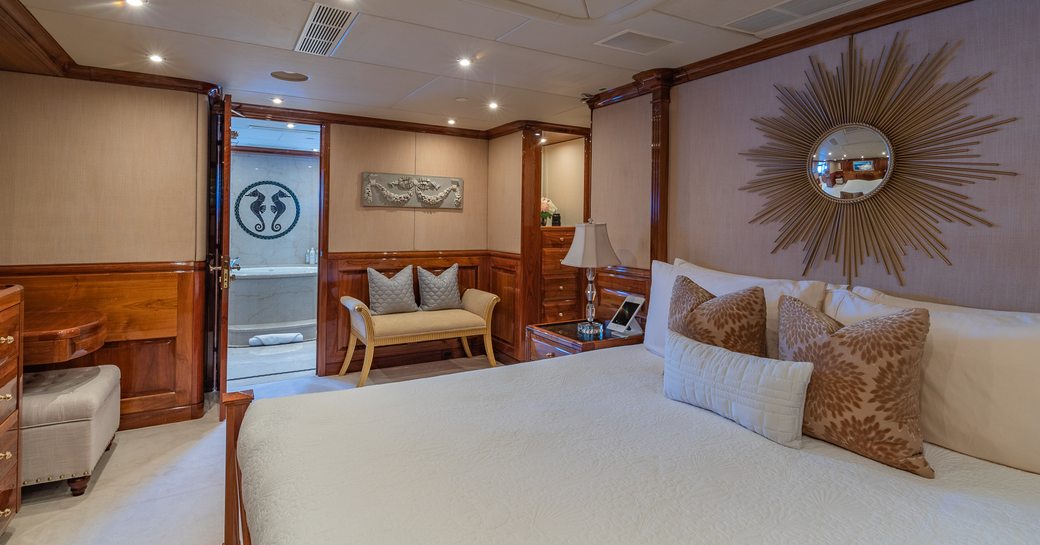 Newly refitted motor yacht MI AMORE now available for charter in the Bahamas photo 10