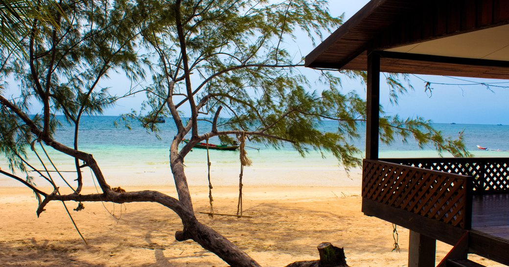 White sand beach in Thailand, iydllic yacht charter destination