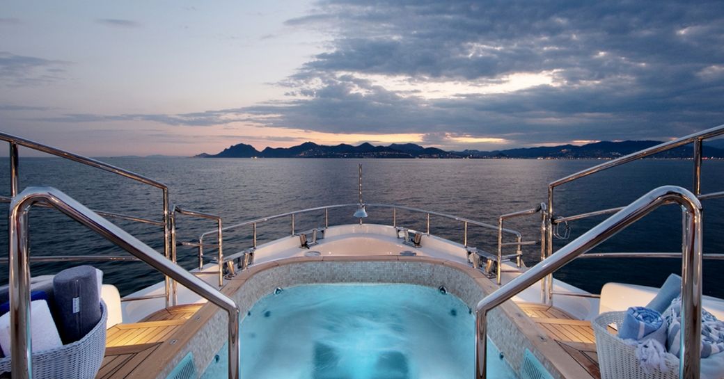 Jacuzzi on the bow of superyacht URIAMIR 