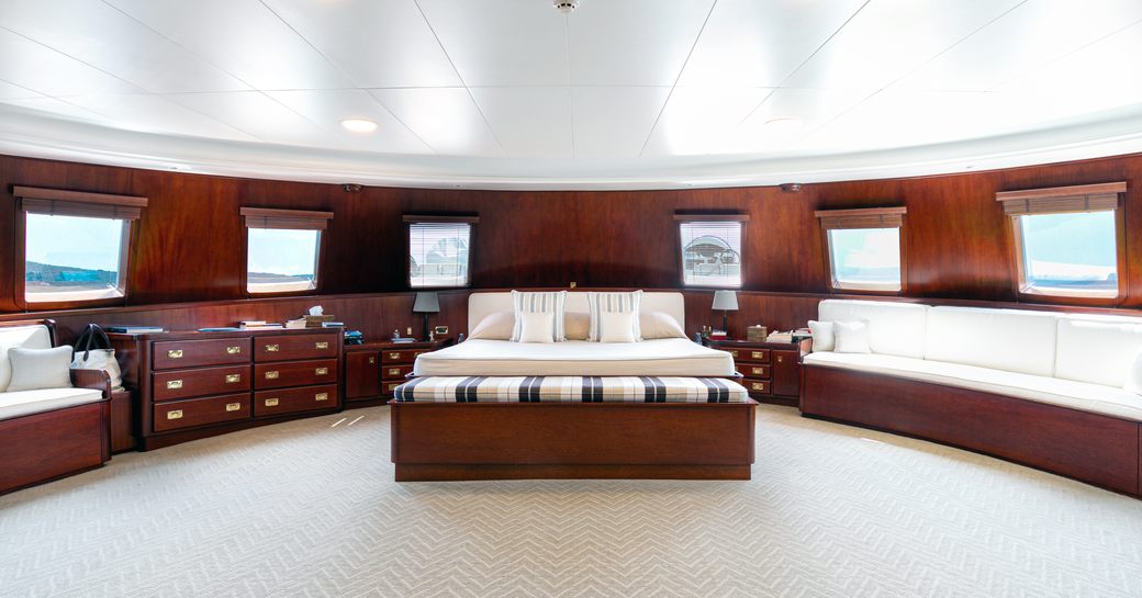 motor yacht paloma owners suite