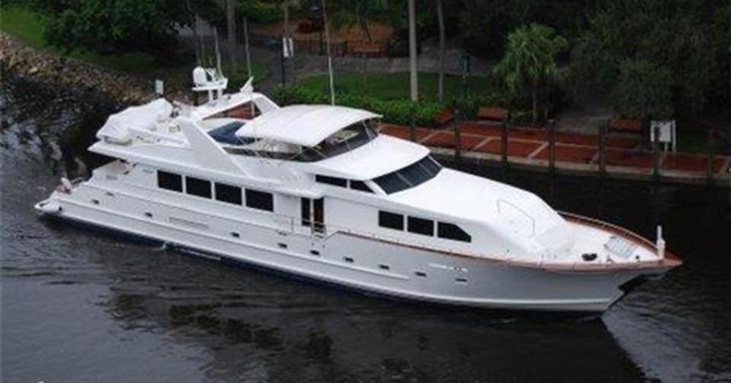Motor yacht Kelly Anne at anchor