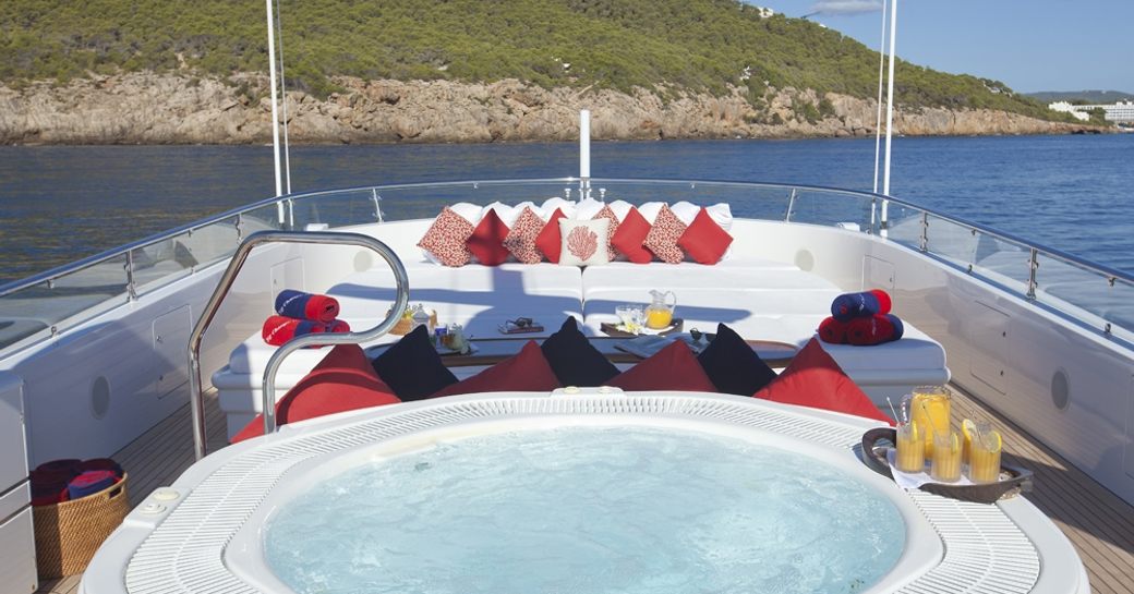 luxury motor yacht BIG CHANGE II jacuzzi aft of deck