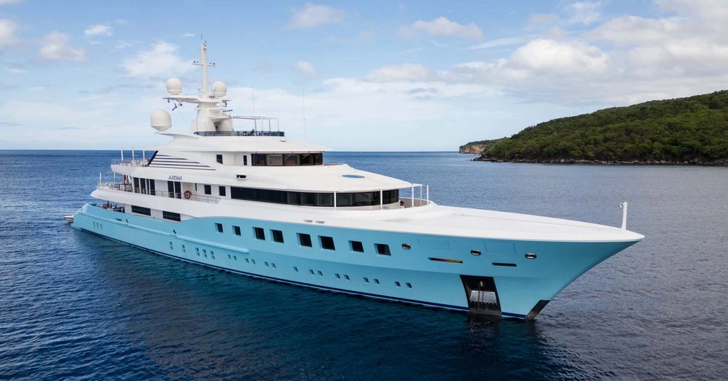 Charter yacht AXIOMA at sea