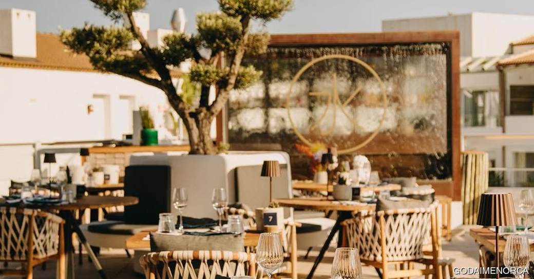 Godai Menorca dining area