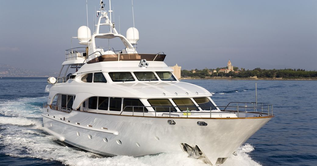Superyacht SALU Reduces Rate By 50% For France Charter Vacation photo 5