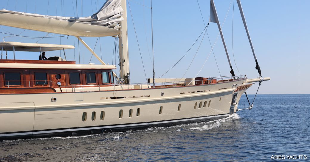 Yacht rental SIMENA bow underway at sea