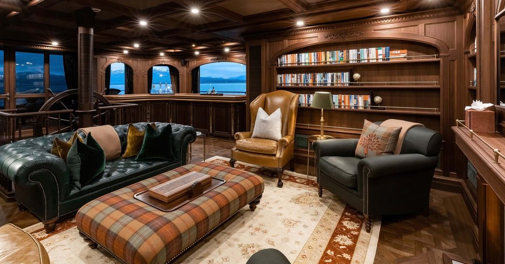 Salon on board charter expedition yacht RAGNAR