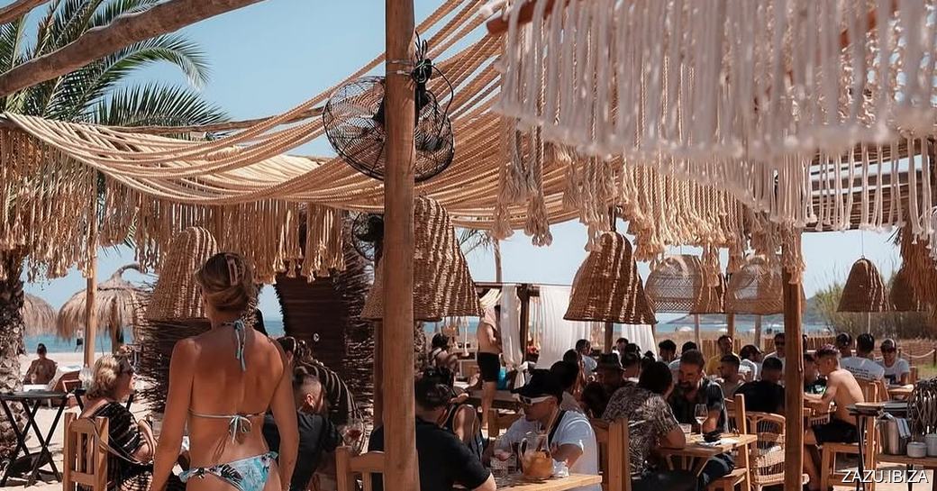 Zazú Ibiza dining area, people