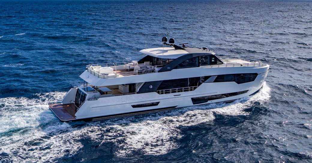 Charter yacht O