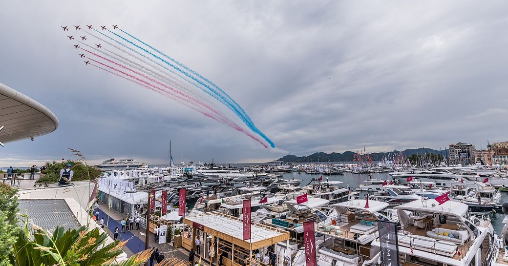 RAF Red Arrows take to the skies at the Cannes Yachting Festival 2017