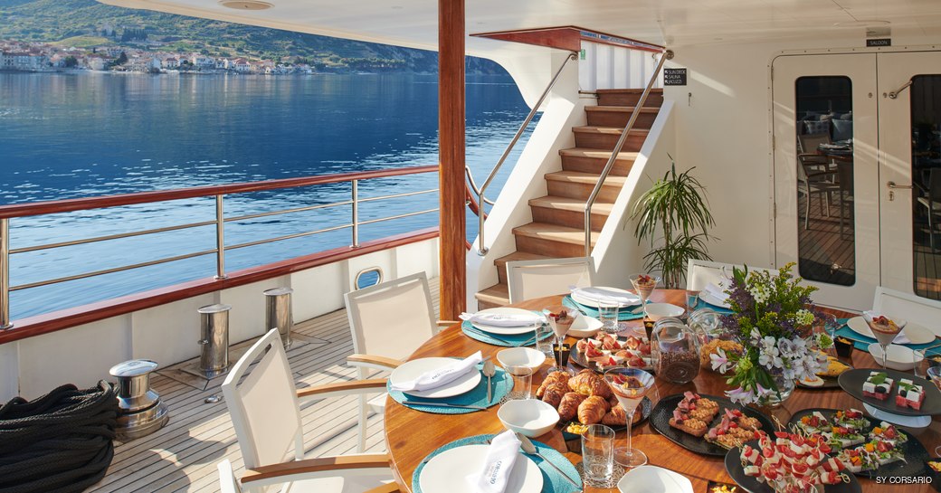 Alfresco dining onboard SY Corsario