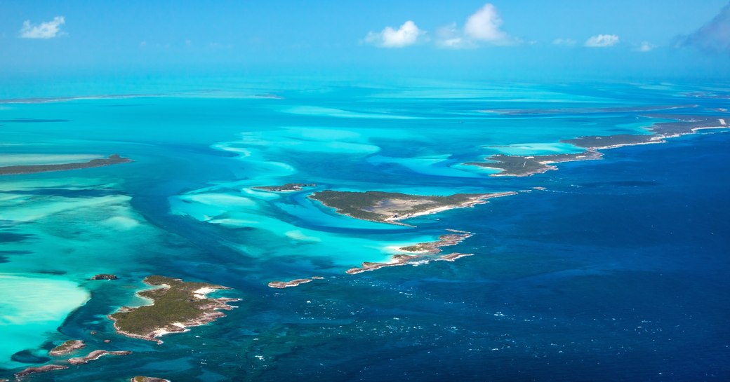 vibrant blue waters in the bahamas