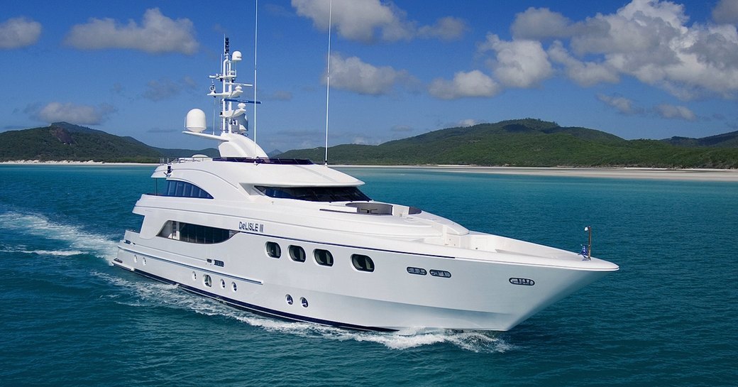 superyacht De Lisle III cruising on a luxury yacht charter in the South Pacific