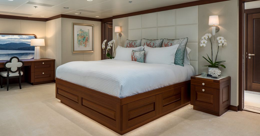 full-beam master suite on board motor yacht Endless Summer