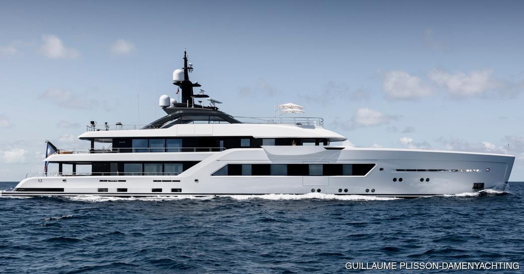 Charter yacht ENTOURAGE at sea