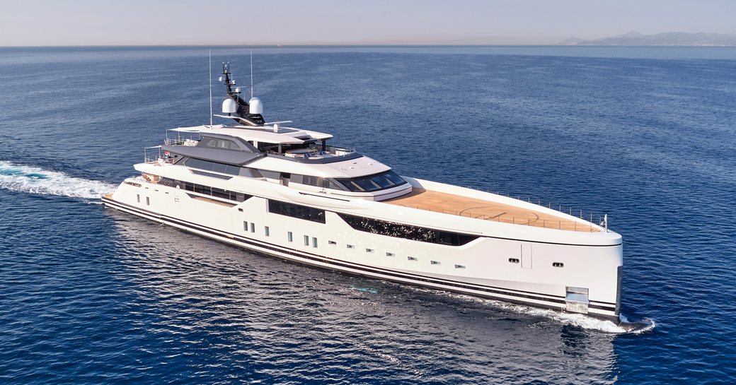 Charter yacht O'REA underway at sea