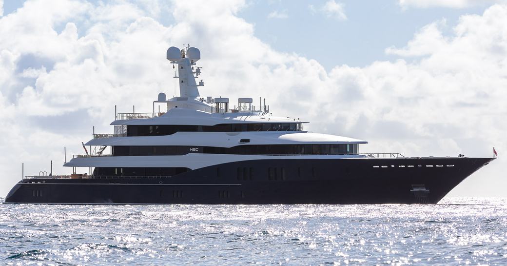 Charter yacht HBC at sea