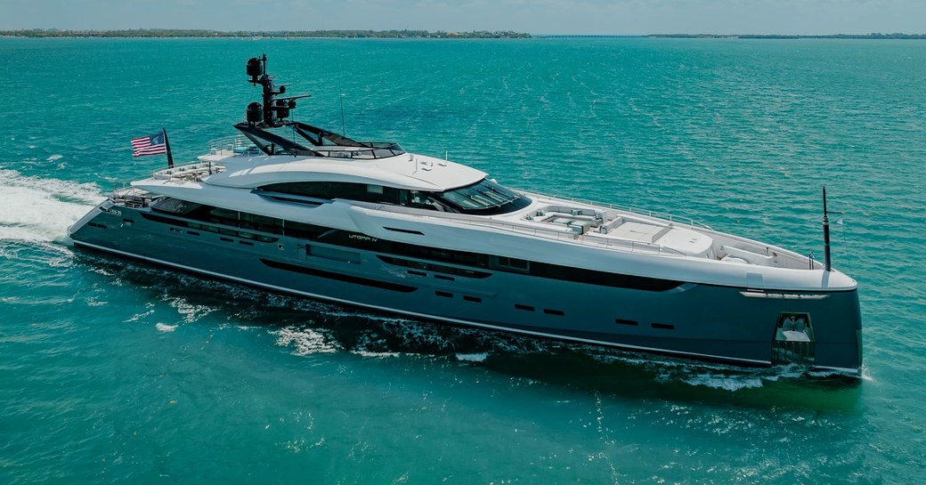 Charter yacht UTOPIA IV at sea