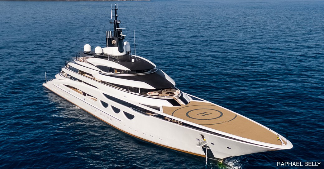 Charter yacht AHPO at sea