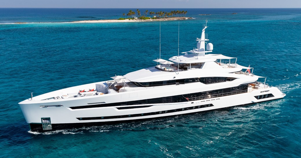 Charter yacht SANTOSHA at sea